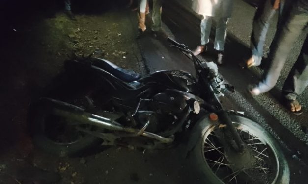 ಬೈಕ್ ನಿಯಂತ್ರಣ ತಪ್ಪಿ ರಸ್ತೆ ಅಪಘಾತ : ಸ್ಥಳದಲ್ಲಿಯೇ ಮೂವರ ಯುವಕರ ಸಾವು, ಓರ್ವನ‌ ಸ್ಥಿತಿ ಚಿಂತಾಜನಕ