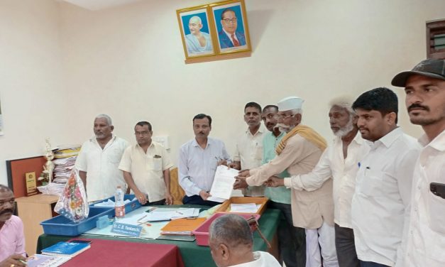 ಮೋಳೆ ಗ್ರಾಮದಲ್ಲಿ ವಿದ್ಯುತ್ ಸಮಸ್ಯೆ : ಐನಾಪೂರ ವಿದ್ಯುತ್‌ ಉಪ-ಕೇಂದ್ರ ದಿಂದ ನಿರಂತರ ಜ್ಯೋತಿ ಪ್ರತ್ಯೇಕವಾಗಿ ಮಾರ್ಗ ನಿರ್ಮಿಸುವಂತೆ ಮನವಿ