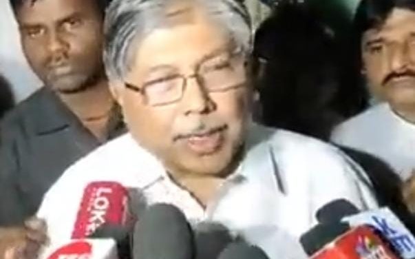 ಮಹಾರಾಷ್ಟ್ರ ಗಡಿ ಉಸ್ತುವಾರಿ ಸಚಿವ ಚಂದ್ರಕಾಂತ ‌ಪಾಟೀಲ ಮುಖಕ್ಕೆ ಕಪ್ಪು ಮಸಿ – ವಿಡಿಯೋ