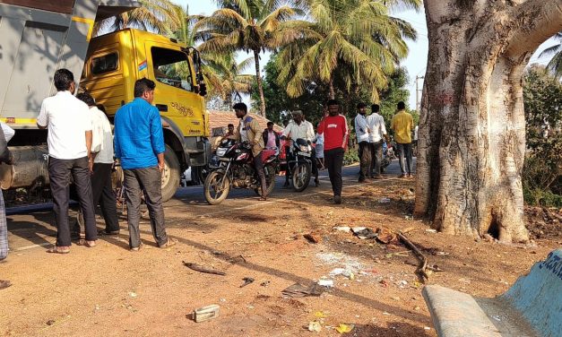 ವಿಡಿಯೋ : ಯಲ್ಲಮ್ಮದೇವಿ ದೇವಸ್ಥಾನಕ್ಕೆ ಹೊರಟಿದ್ದ ಯಾತ್ರಾರ್ಥಿಗಳ ವಾಹನ ಪಲ್ಟಿ : ಬೆಳಗಾವಿ ಎಸ್ಪಿ ಹೇಳಿದ್ದೇನು?