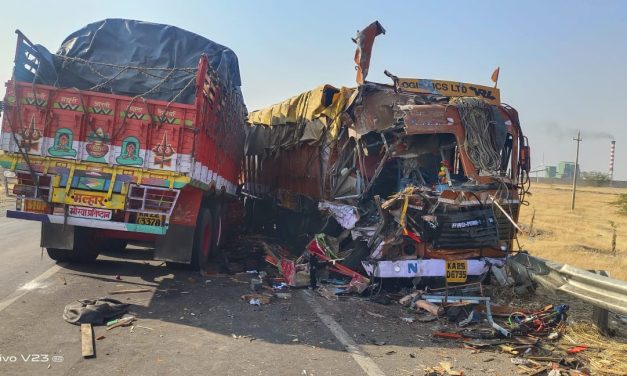 ಲಾರಿ – ಲಾರಿ ಮಧ್ಯ ಡಿಕ್ಕಿ ಓರ್ವ ಚಾಲಕ ಸಾವು