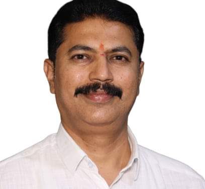 Vidio : ನೆಚ್ಚಿನ ನಾಯಕನಿಗೆ ಟಿಕೆಟ್ ಸಿಗಲಿ ಎಂದು ದೀರ್ಘ ದಂಡ ನಮಸ್ಕಾರ ಹಾಕಿದ ಅಭಿಮಾನಿ