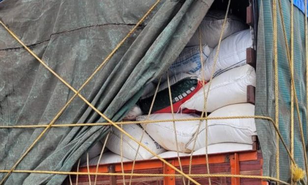 ಪಡಿತರ ಅಕ್ಕಿ ವಶಕ್ಕೆ ಪಡೆದ ಅಧಿಕಾರಿಗಳು