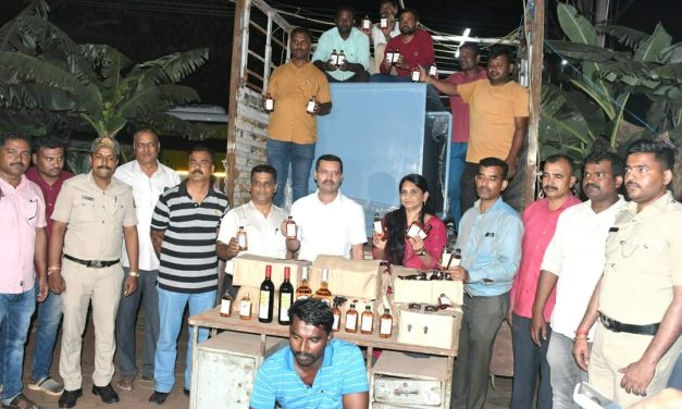 ಅಬಕಾರಿ ಅಧಿಕಾರಿಗಳ ಭರ್ಜರಿ ಬೇಟೆ 10 ಲಕ್ಷ ಮೌಲ್ಯದ ಅಕ್ರಮ ಮದ್ಯ ವಶ