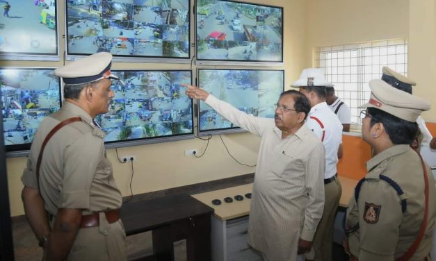 ಸಾಮಾಜಿಕ ಜಾಲತಾನ ಬಳಸುವವರೆ ಎಚ್ಚರ ಎಚ್ಚರ : ಗೃಹ ಸಚಿವ ಪರಮೇಶ್ವರ ಪೋಲಿಸರಿಗೆ ಸೂಚನೆ ನೀಡಿದ್ದೇನು ಗೋತ್ತಾ?