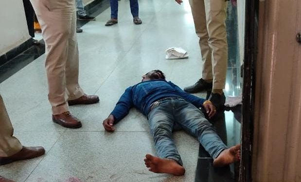 ಬೆಳಗಾವಿ ಡಿಸಿ ಆಫೀಸ್ ಬಳಿ ಆತ್ಮಹತ್ಯೆಗೆ ಯತ್ನ