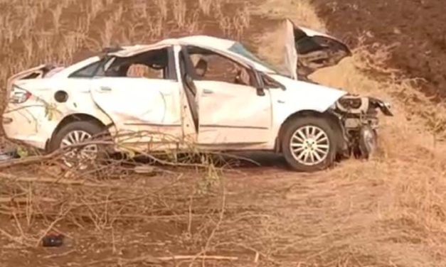 ಕಾರು ಪಲ್ಟಿ ಕಾರಿನಲ್ಲಿದ್ದ ಇಬ್ಬರು ಸ್ಥಳದಲ್ಲೇ ಸಾವು, ಮೂವರಿಗೆ ಗಾಯ