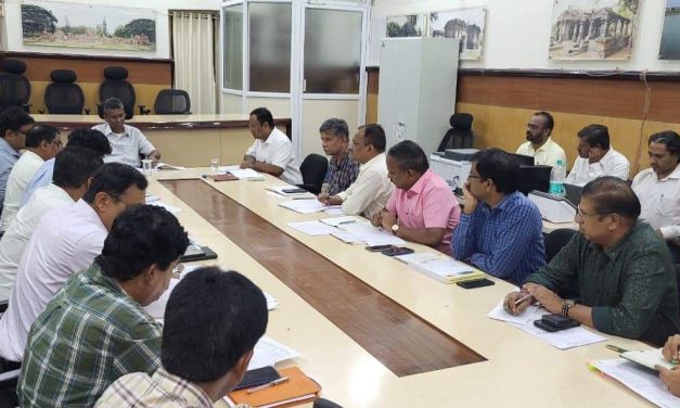 ಬರ ನಿರ್ವಹಣೆ, ಮಳೆಗಾಲ ಸಿದ್ಧತೆ ಕುಡಿಯುವ ನೀರು, ಮೇವು, ಬೀಜ-ಗೊಬ್ಬರ ಕೊರತೆ ಆಗದಂತೆ ಎಚ್ಚರಿಕೆ : ಅಧಿಕಾರಿಗಳಿಗೆ ಸಚಿವ ಸತೀಶ ಜಾರಕಿಹೋಳಿ ಹೇಳಿದ್ದೇನು?