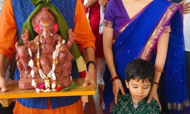 ಗಣೇಶ ಮೂರ್ತಿ ಪ್ರತಿಷ್ಠಾಪಿಸಿದ ಬೆಳಗಾವಿ ಜಿಲ್ಲಾಧಿಕಾರಿ ಮೊಹಮ್ಮದ್ ರೋಷನ್