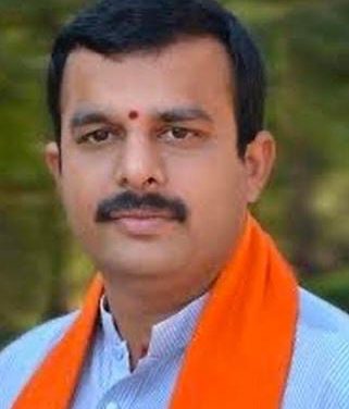 ಸಿದ್ದರಾಮಯ್ಯರನ್ನ ಕೆಳಗೆ ಇಳಿಸಲು ದೊಟ್ಟ ಮಟ್ಟದ ಶ್ಯಡ್ಯಂತ್ರ ನಡಿತಿದೆ : ಶಾಸಕ ಸುನೀಲಕುಮಾರ