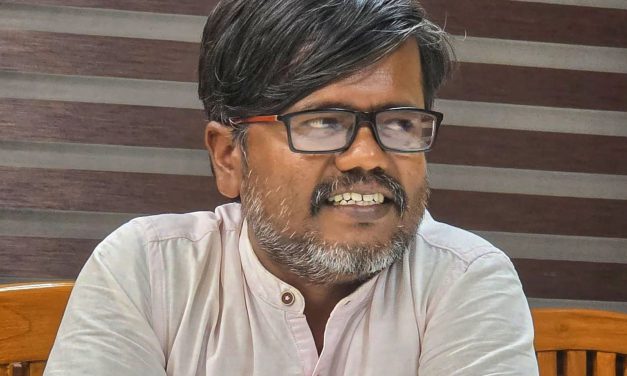 ವಿದ್ಯಾರ್ಥಿಗಳಿಗೆ ಮೂಲಭೂತ ಸೌಕರ್ಯ ಕೇಳಿದ್ದೆ ತಪ್ಪಾಯ್ತಾ ಶಾಲಾ ಶಿಕ್ಷಕನಿಗೆ..?