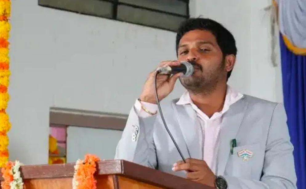 10,000 ಕೊಡ್ತೀನಿ ಬಾ – ಯುವತಿಯನ್ನು ಮಂಚಕ್ಕೆ ಕರೆದ ಕಾಮುಕ ಪ್ರಿನ್ಸಿಪಾಲ್ ಅರೆಸ್ಟ್
