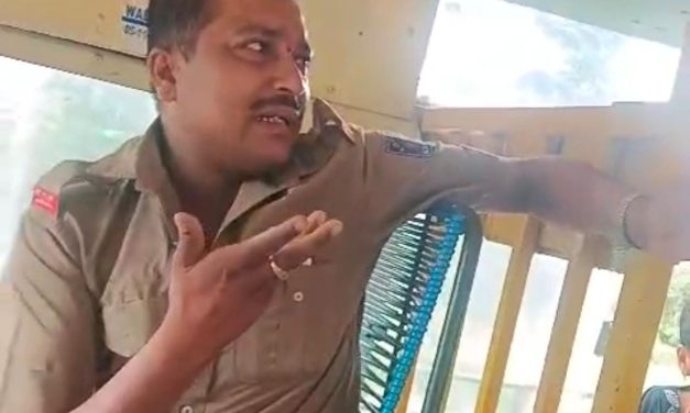 VIDIO – ಸಾರಿಗೆ ಬಸ್ ಚಾಲಕನ ಮೇಲೆ ಪೊಲೀಸ್ ಕಾನ್ಸ್‌ಟೇಬಲ್ ಗುಂಡಾಗಿರಿ ಓವರ್ ಟೇಕ್ ಮಾಡಿದ್ದೀಯಾ ಎಂದು ಚಪ್ಪಲಿಯಿಂದ ಹಲ್ಲೆ