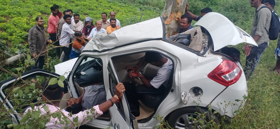 ಬೈಲಹೊಂಗಲ ತಾಲೂಕಿನ ಸೋಮನಟ್ಟಿ ಗ್ರಾಮದ ಬಳಿ ಭೀಕರ ರಸ್ತೆ ಅಪಘಾತ ಇಬ್ಬರ ದುರ್ಮರಣ