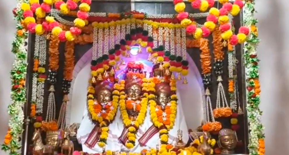 ಕಬ್ಬಿಣದ ಸಿಸಿನ ಗುಂಡಿಯಿಂದ ಹೊಡೆದುಕೊಳ್ಳುವುದು, ಬಿಸಿ ಅಡುಗೆಯಲ್ಲಿ ಕೈ ಹಾಕುವುದು – ಇದು‌ ಸಂಪ್ರದಾಯ