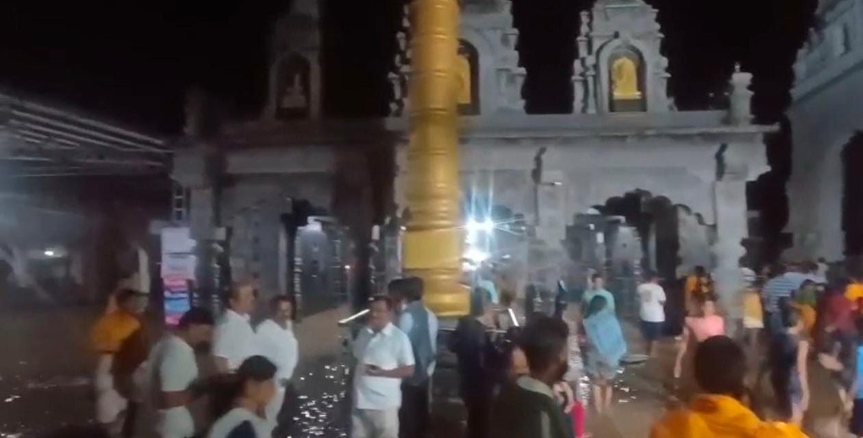 ಯಡೂರು ವೀರಭದ್ರೇಶ್ವರ ದೇವಸ್ಥಾನ ಜಲಾವೃತ – ಅಮವಾಸ್ಯೆ ದರ್ಶನಕ್ಕೆ ಬರುವ ಭಕ್ತರಿಗೆ ನಿರಾಸೆ