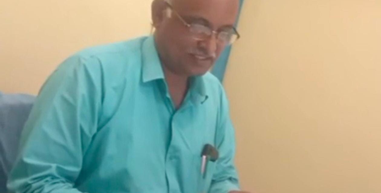 ಉಗಾರ ಖುರ್ದ ಹೆಸ್ಕಾಂ ಕಚೇರಿಯಲ್ಲಿ ಲಂಚಾವತಾರ – ಹಣ ಪಡೆಯುತ್ತಿದ್ದ ಅಧಿಕಾರಿ ಸಸ್ಪೆಂಡ್