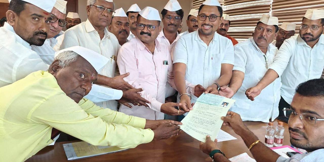 ಡಿಸಿಸಿ ಬ್ಯಾಂಕ್ ನಿರ್ದೇಶಕ ಸ್ಥಾನಕ್ಕೆ ಚುನಾವಣೆ ನಾಮಪತ್ರ ಸಲ್ಲಿಸಿದ ಮಾಜಿ ಸಚಿವ ಶ್ರೀಮಂತ ಪಾಟೀಲ ಹಿರಿಯ ಸುಪುತ್ರ ಶ್ರೀನಿವಾಸ ಪಾಟೀಲ