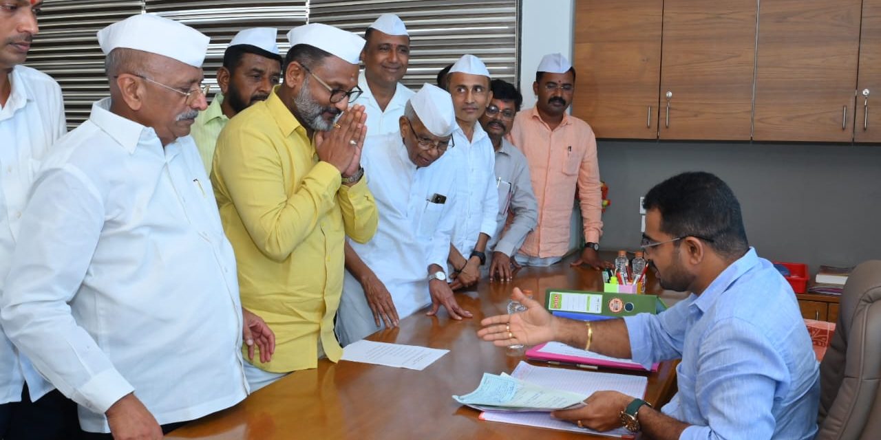 ಡಿಸಿಸಿ ಬ್ಯಾಂಕ್ ನಿರ್ದೇಶಕ ಸ್ಥಾನಕ್ಕೆ ಚುನಾವಣೆ ನಾಮಪತ್ರ ಸಲ್ಲಿಸಿದ ಉದ್ಯಮಿ ಉತ್ತಮ ಪಾಟೀಲ