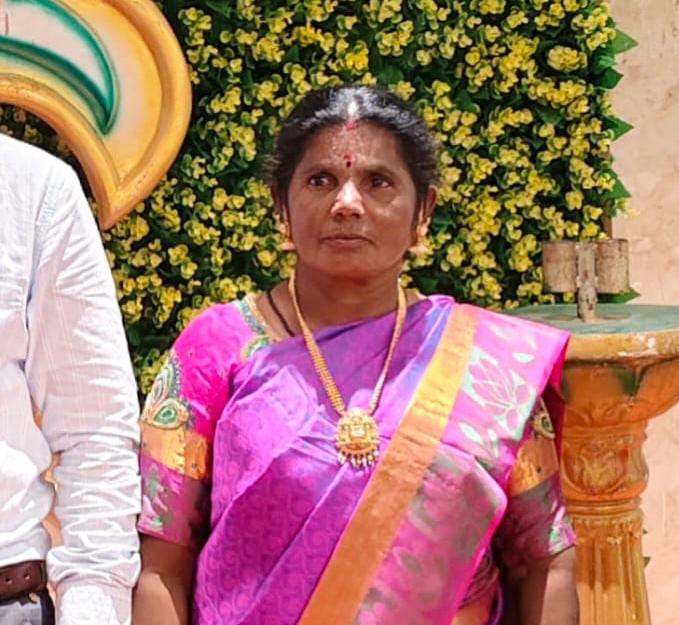 ಮಗ ಲವ್ ಮ್ಯಾರೇಜ್, ತಾಯಿಗೆ ಬೆಂಕಿ ಹಚ್ಚಿದ ಹುಡುಗಿ ತಂದೆ