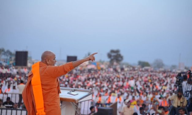 ಕನ್ಹೇರಿ ಶ್ರೀಗಳಿಗೆ ವಿಜಯಪುರ ಜಿಲ್ಲಾ ಪ್ರವೇಶ ನಿರ್ಬಂಧ ಮುಕ್ತಾಯ – ಸಚಿವ ಎಂಬಿ ಪಾಟೀಲ್ ಕ್ಷೇತ್ರದಲ್ಲಿ ಕನ್ಹೇರಿ ಶ್ರೀ ಪರ ಸ್ವಾಮೀಜಿಗಳ ಶಕ್ತಿ ಪ್ರದರ್ಶನ