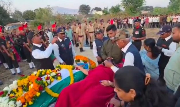 ಓ ದೇವರೆ – ಕಣ್ಣು ಬಿಡದ ಹೆಣ್ಣು ಮಗಳ ಜೊತೆ ಪತ್ನಿ ಗಂಡನ ಅಂತಿಮ‌ ಸಂಸ್ಕಾರಕ್ಕೆ ಬಂದಳು