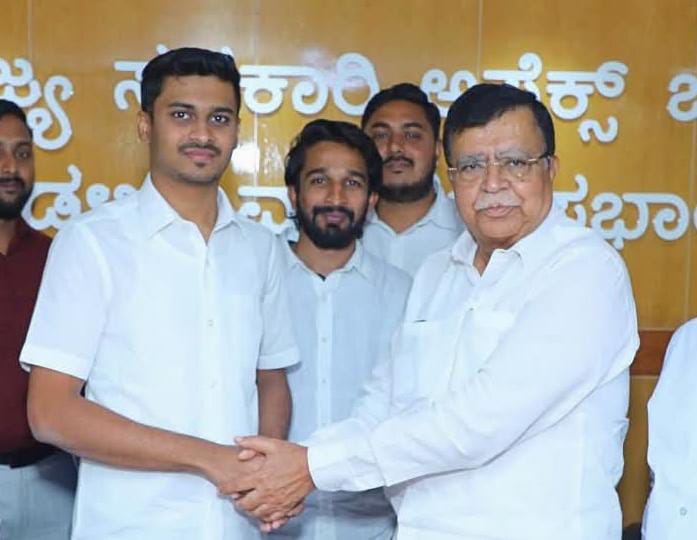 ಅಪೆಕ್ಸ್ ಬ್ಯಾಂಕ್ ನಿರ್ದೇಶಕರಾಗಿ ರಾಹುಲ್ ಜಾರಕಿಹೊಳಿ ಆಯ್ಕೆ : ಬೆಂಗಳೂರಿನಲ್ಲಿ ನಾಮಪತ್ರ ಸಲ್ಲಿಕೆ