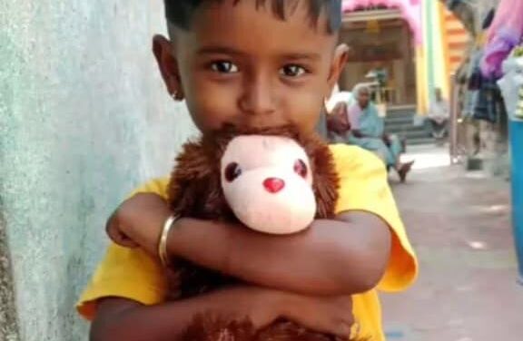 ಕೃಷ್ಣಾ ನದಿ ದಡದಲ್ಲಿ ಆಟವಾಡುತ್ತಿದ್ದ 7 ವರ್ಷದ ಪ್ರಣವ ಎಂಬ ಬಾಲಕ ನೀರುಪಾಲು